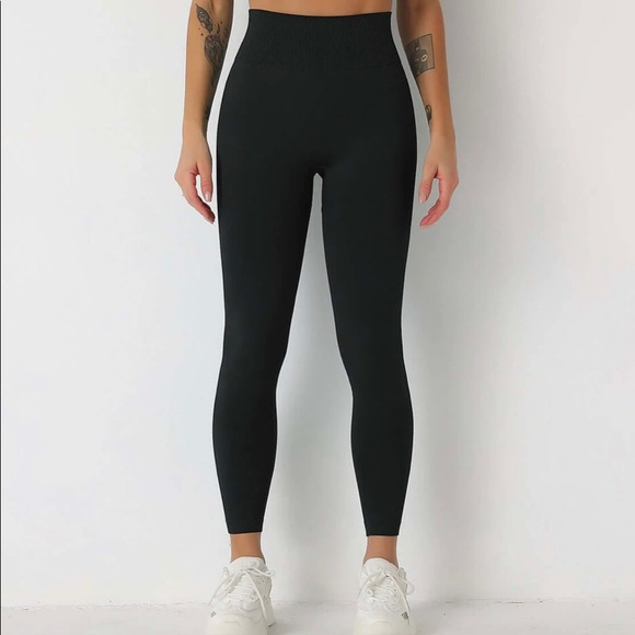 NEW WITH TAGS astoria ribbed leggings - Picture 3 of 4